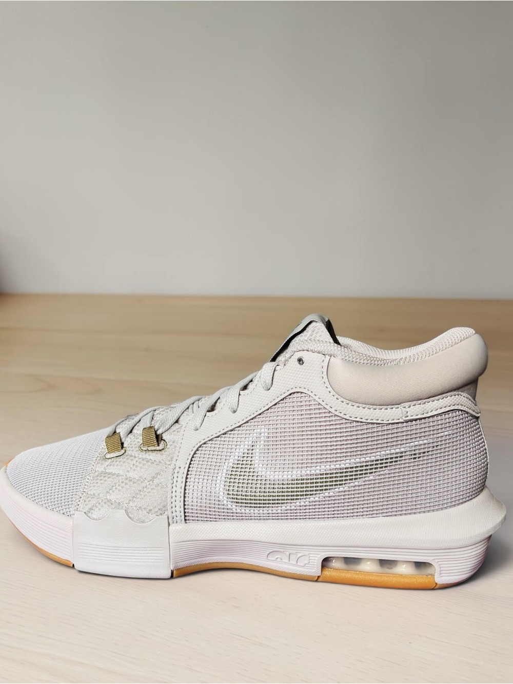 Nike LeBron Witness 8 Size 11.5 Men/Size 13 Women Brand NEW “Light Bone Gum”